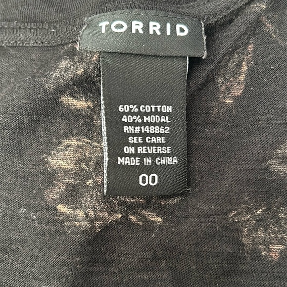 Torrid Floral Black Women's Top | SIZE 00 (M/L -10) - Picture 5 of 6
